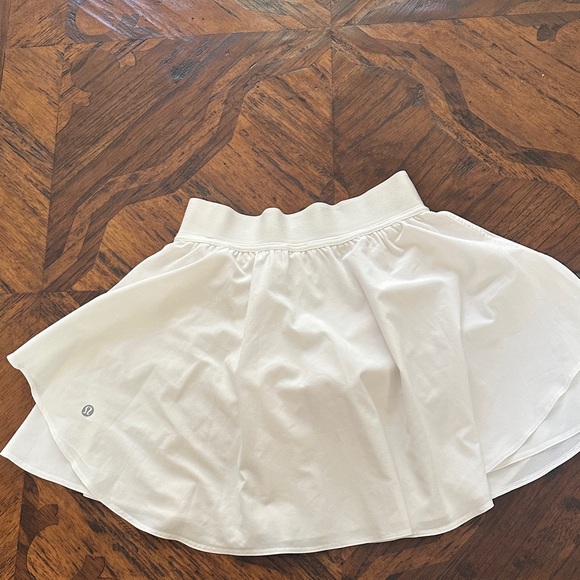 Lululemon Tennis Time skirt - white - Sz 2 - Picture 3 of 6